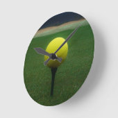 Gele Golfbal op een cursus van het berggolf Ronde Klok (Hoek)
