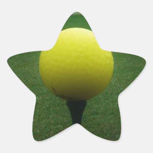 Gele Golfbal op een golfbaan in een berg Ster Sticker (Voorkant)