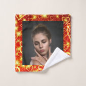 Gele gouden mousserende harten op rode achtergrond bad handdoek (Wasdoekje)