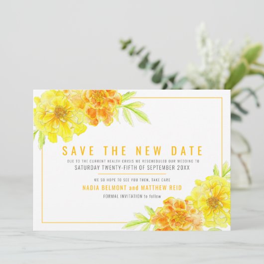 Gele goudsbloem bewaar de nieuwe datum bruiloft be save the date (Staand voorkant)