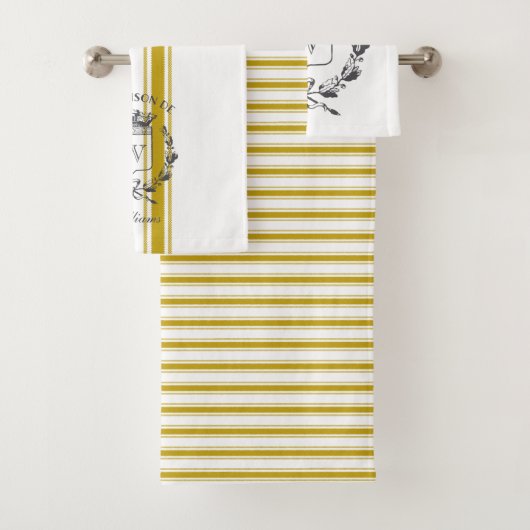 Gele Grain Sack Stripe  Family Crest Bad Handdoek (Insitu)
