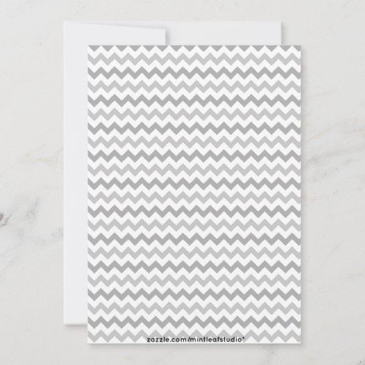 Gele grens en Gray Chevron Birthday Uitnodiging (Achterkant)
