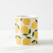 Gele grijze leemten, groene bladeren. Vers smaakst Koffiemok (Center)