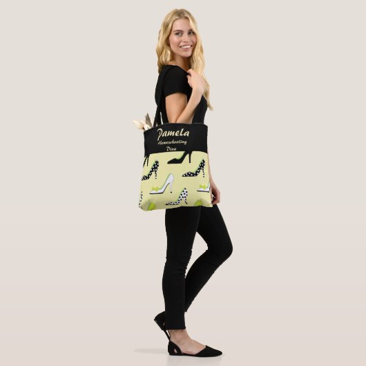 Gele Hakken Homeschooling Diva Tote Bag (Op model)
