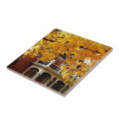 Gele herfst-bladeren en oude bakkerij tegeltje (Zijkant)