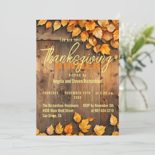 Gele herfstbladeren op schuurhout Thanksgiving Kaart (Staand voorkant)