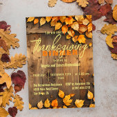 Gele herfstbladeren op Thanksgiving van schuur hou Kaart