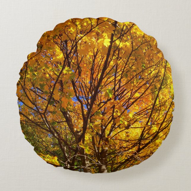 Gele herfstloof rond kussen (Voorkant)