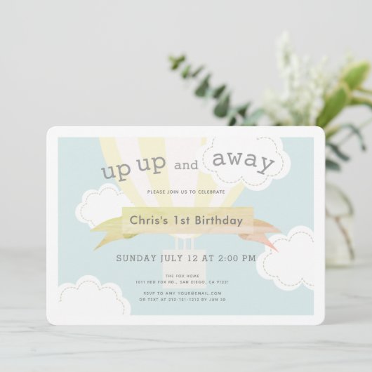 Gele hete luchtballon omhoog en weg 1e verjaardag kaart (Staand voorkant)