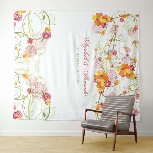 Gele Hibiscus & Swallows Floral Wedding Backdrop Wandkleed (In Situ (horizontaal))