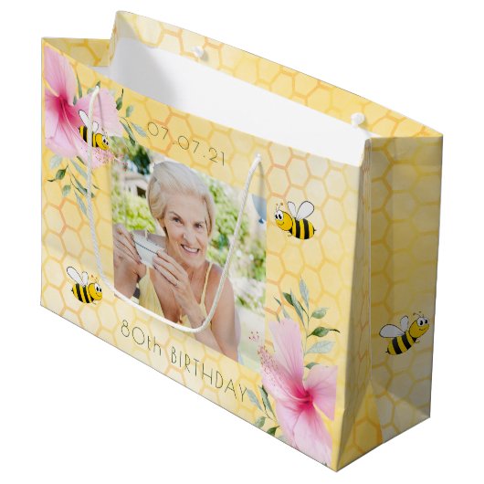 Gele honingraat foto roze bloemen 80e verjaardag groot cadeauzakje (Voorkant Gekanteld)