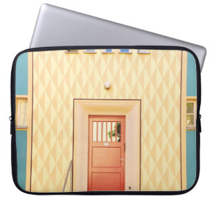 Gele huisillustratie laptop sleeve