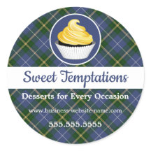 Gele Icing Cupcake op Tartan Patroon Achtergrond