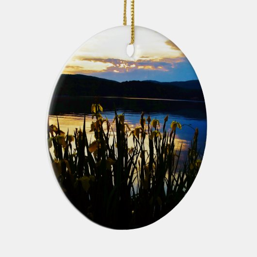 Gele Iris aan de kust van het Arrowidenmeer Keramisch Ornament (Rechts)