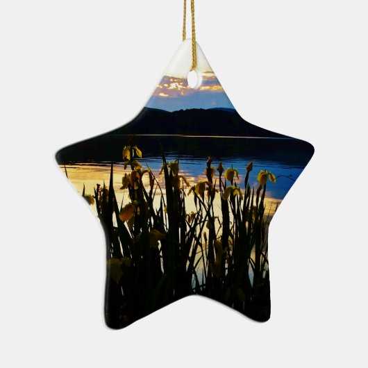 Gele Iris aan de kust van het Arrowidenmeer Keramisch Ornament (Rechts)