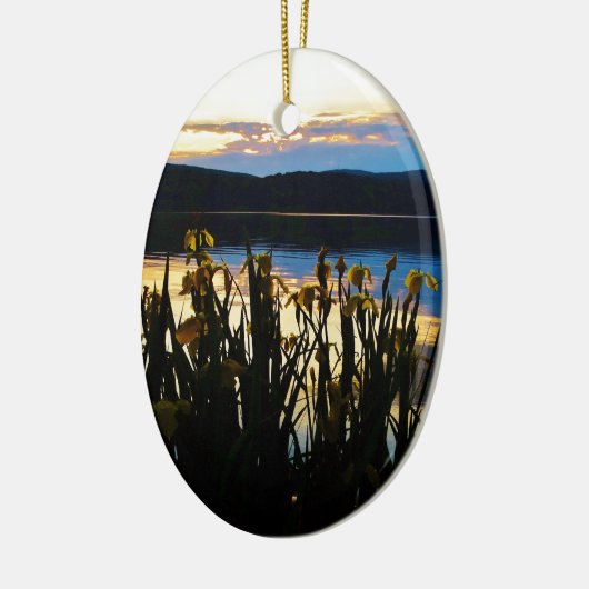 Gele Iris aan de kust van het Arrowidenmeer Keramisch Ornament (Links)