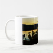 Gele Iris aan de kust van het Arrowidenmeer Koffiemok (Links)