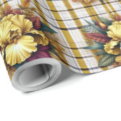 Gele iris met herfstbladeren op geplakte achtergro cadeaupapier (Rol Hoek)