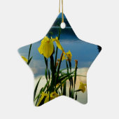 Gele Iris op Lake Shore Keramisch Ornament (Rechts)