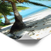 Gele kajak op een wit zandstrand poster (Hoek)