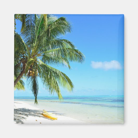 Gele kajak op een witte zandstrandmagneet magneet (Voorkant)