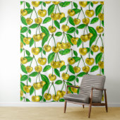 Gele kersen op wit wandkleed (In situ)