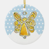 Gele kerstengel die speelt in het sneeuwOrnament Keramisch Ornament (Voorkant)