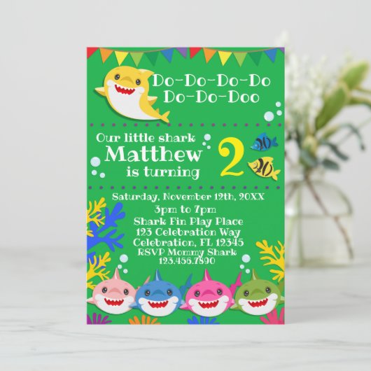 Gele Kinder Shark Green Birthday Kaart (Staand voorkant)