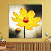 Gele kosmosbloem - Kunstschildpad Canvas Afdruk (Insitu (Woonkamer))