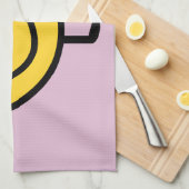 Gele kuiken vogel op een roze theedoek (Quarter Fold)