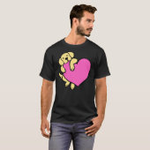 Gele labrador en roze hart t-shirt (Voorkant volledig)