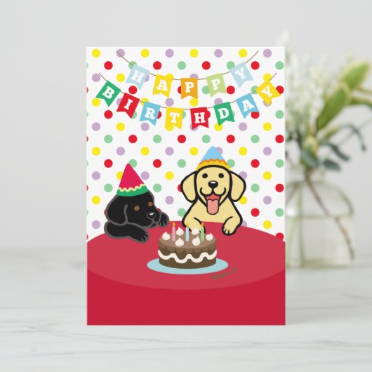Gele Labrador en Zwart Labrador Verjaardagsfeest Kaart (Staand voorkant)