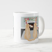 Gele labrador-honden in de kersthapscène grote koffiekop (Voorkant rechts)