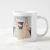 Gele labrador-honden in de kersthapscène grote koffiekop (Rechts)