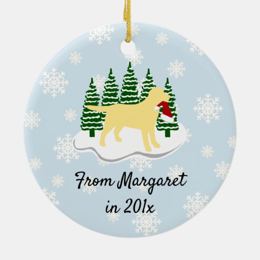 Gele labrador KerstEvergreen Snowflakes Keramisch Ornament (Achterkant)