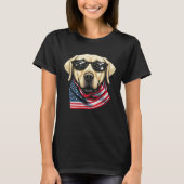 Gele labrador met Amerikaanse vlag Patriottisch vo T-shirt (Voorkant)