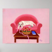 Gele labrador op het roze couchwerk poster (Voorkant)