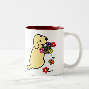 Gele Labrador Puppy Flower Basket Cartoon Tweekleurige Koffiemok