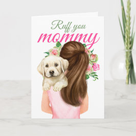Gele labrador puppy met een vrouw die je moeder ru kaart