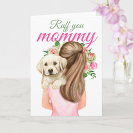 Gele labrador puppy met een vrouw die je moeder ru kaart