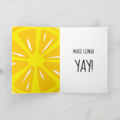 Gele leemon-sticks met gevouwen notitiekaart (Binnen)