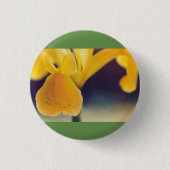 Gele lelie ronde button 3,2 cm (Voorkant)