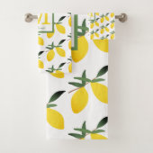 Gele Lemon Citrus Monogram Bad Handdoek (Insitu)