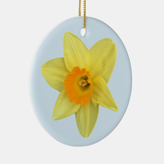 Gele lentesaffodil op Bleek blauw Keramisch Ornament (Rechts)