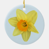 Gele lentesaffodil op Bleek blauw Keramisch Ornament (Achterkant)