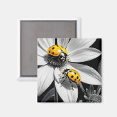 Gele lieveheersbeestje op zwarte witte bloem magneet (Voorkant / Achterkant)