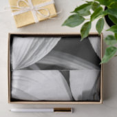 Gele lieveheersbeestje op zwarte witte bloem tissuepapier (Geschenk)