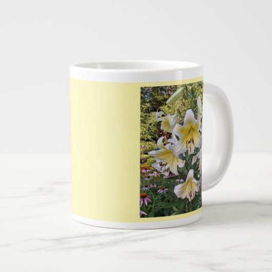 Gele Lilly Glas Grote Koffiekop (Voorkant rechts)