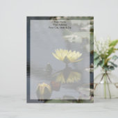 Gele Lotus Waterlelie Bloem Briefhoofd Ontwerp (Staand voorkant)