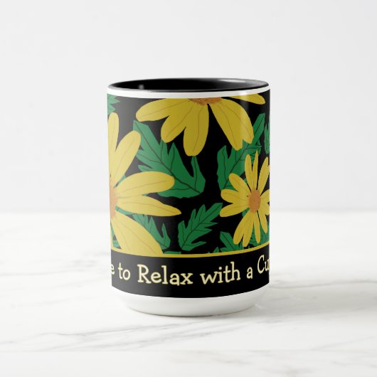 Gele madeliefjes met groene bladeren mok (Midden)